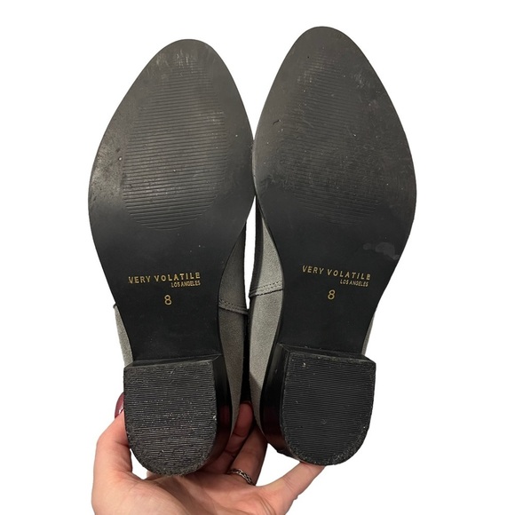 Very Volatile Raya Gray Suede Ankle Booties, Size 8 - Picture 6 of 8